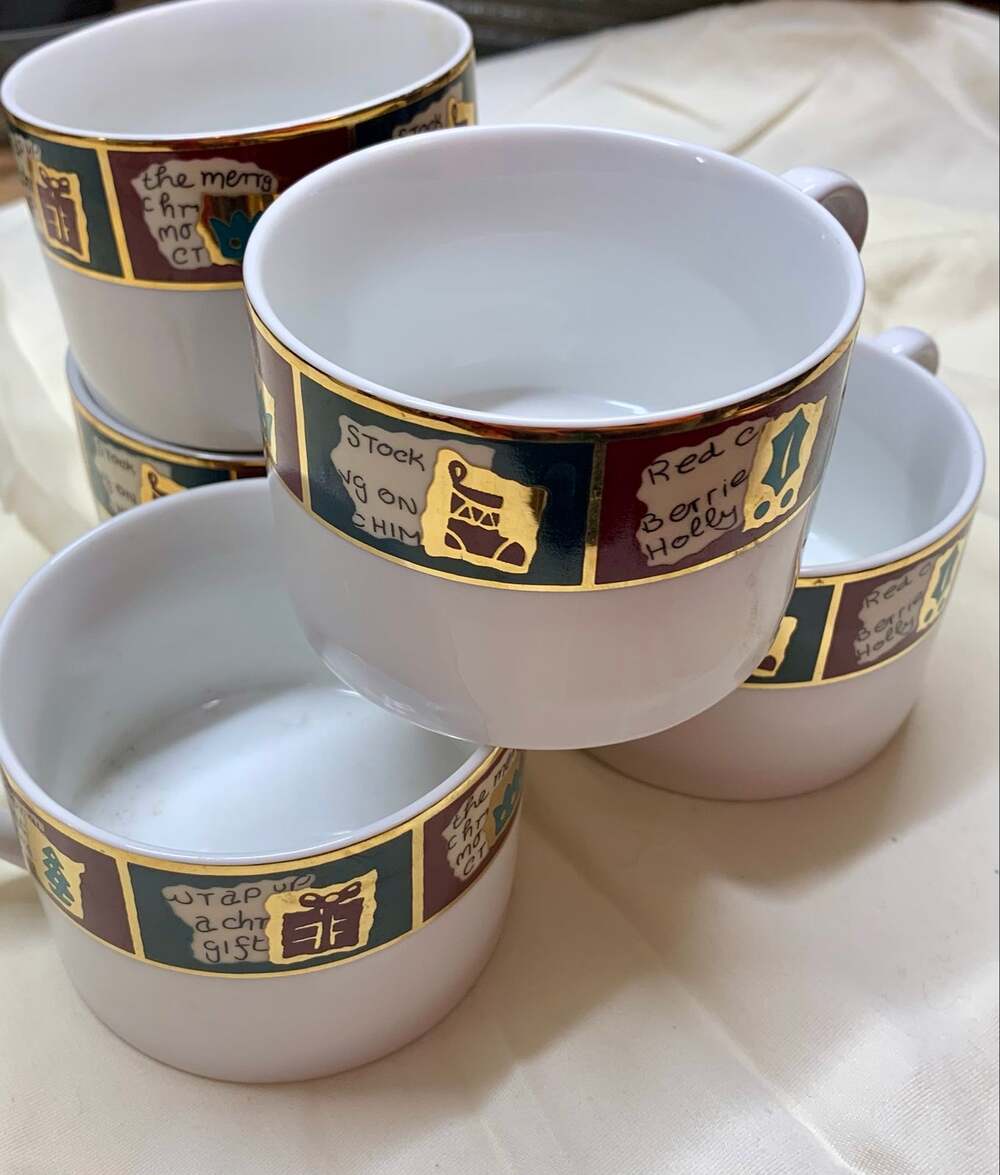 Yuletide Greetings Holiday Cups